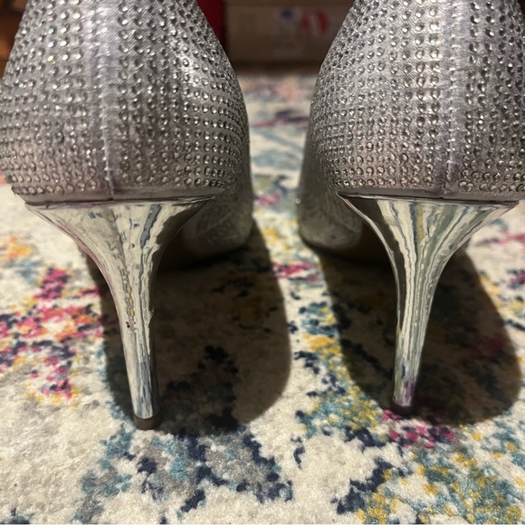 Jessica Simpson Silver Rhinestone stiletto pumps - Picture 4 of 8